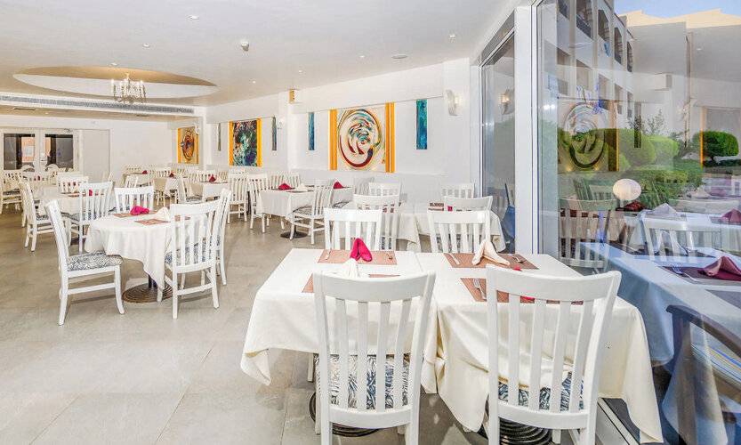 Flamenco Beach And Resort