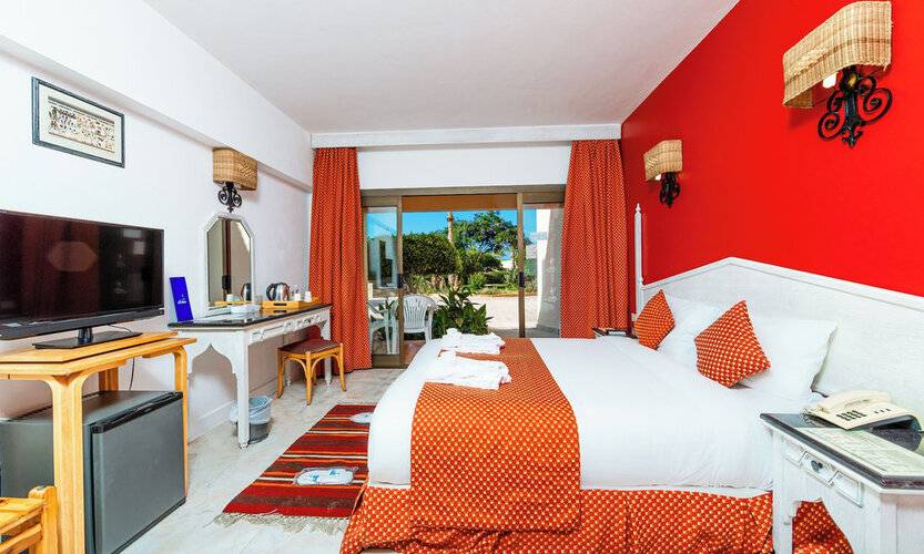 Flamenco Beach And Resort