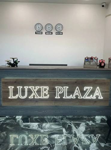 Luxe Plaza