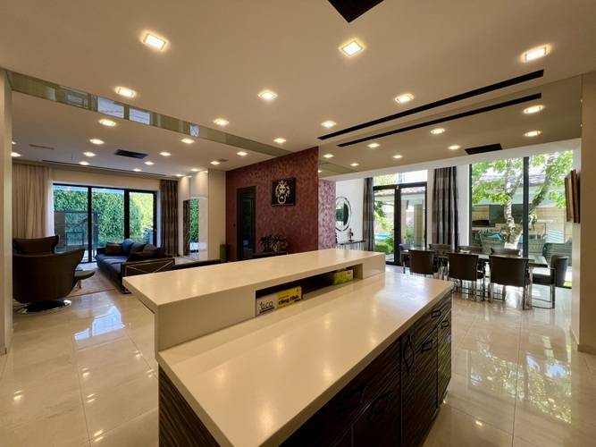 Вилла Luxury С Бассейном И Джакузи