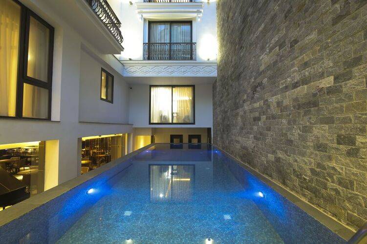 Palazzo Luxury Hotel