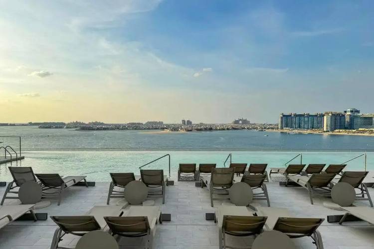 Keyrock Grand Bleu Escape Iconic Palm Views