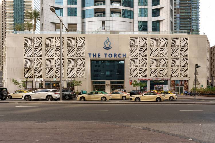 Unique & Stylish High Floor Close To Marine Club