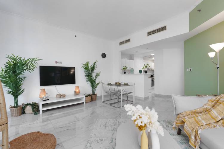 Unique & Stylish High Floor Close To Marine Club