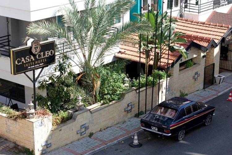 Casa Cleo Suit Hotel