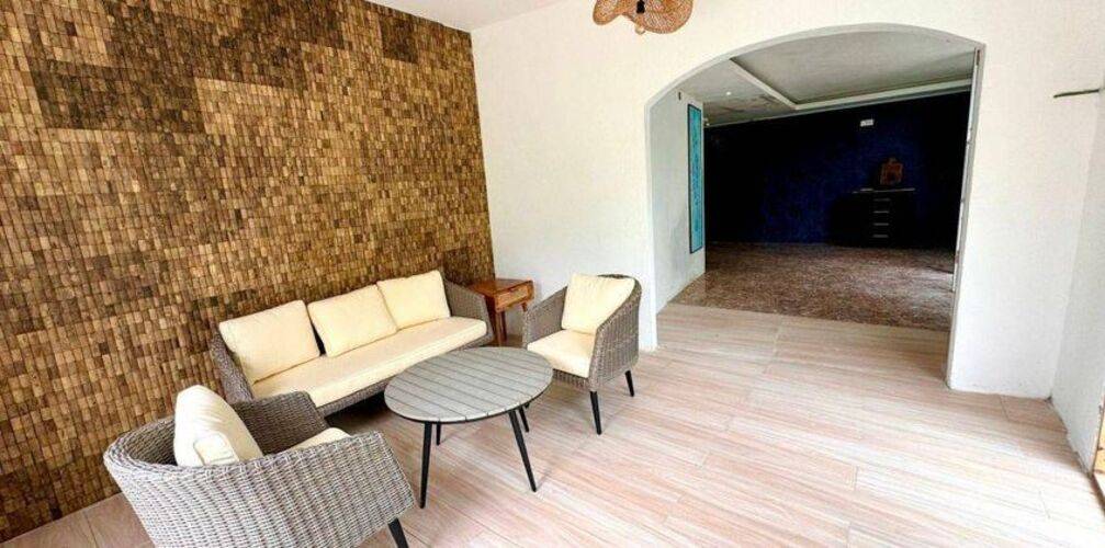 Sands Garden Thoddoo Guesthouse