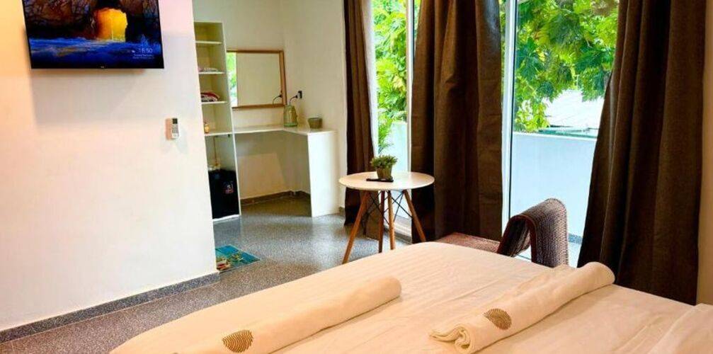 Sands Garden Thoddoo Guesthouse