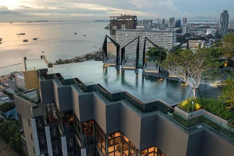 Edge Central Pattaya Lux