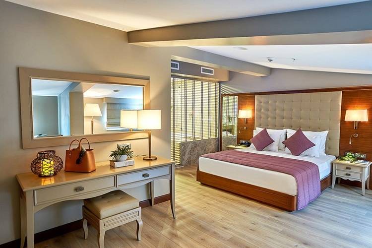 Renata Suites Hotel