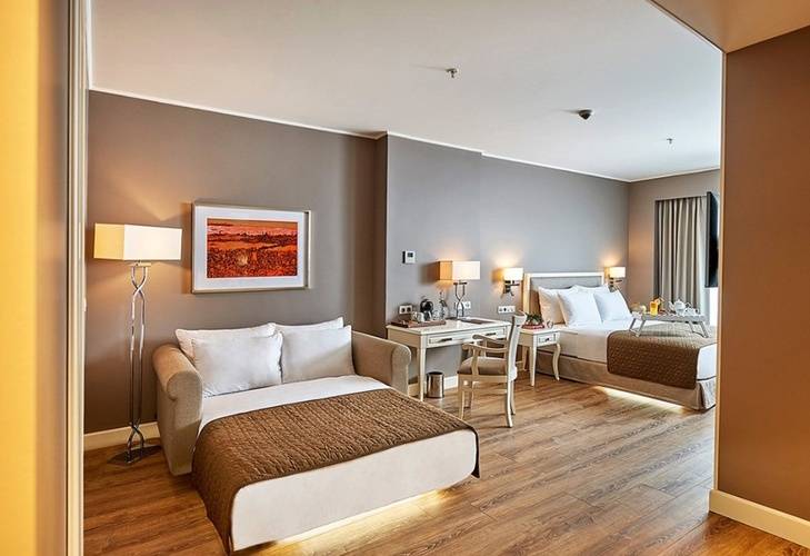 Renata Suites Hotel