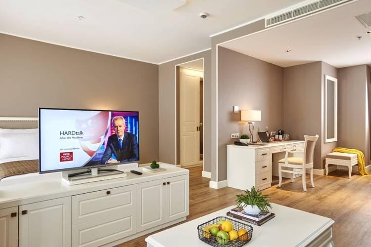 Renata Suites Hotel