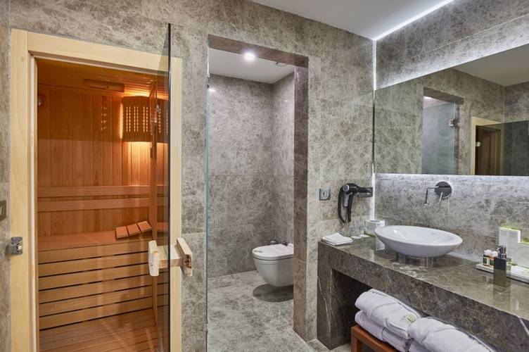 Renata Suites Hotel