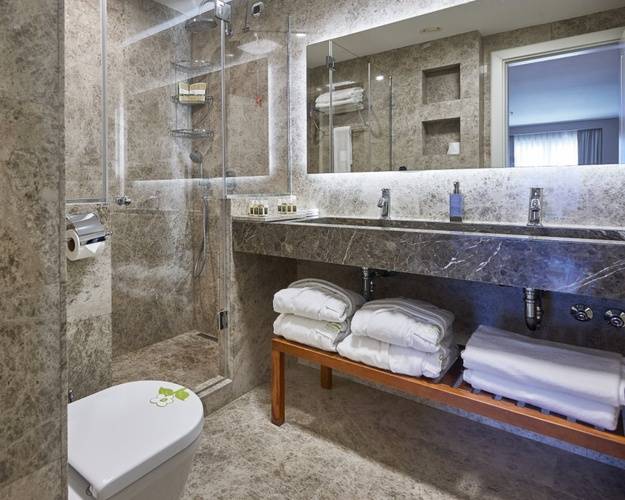 Renata Suites Hotel