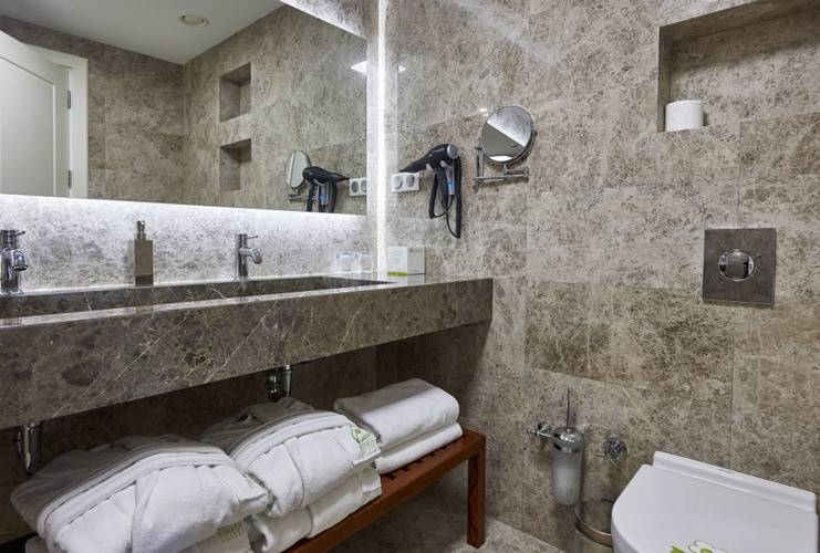 Renata Suites Hotel