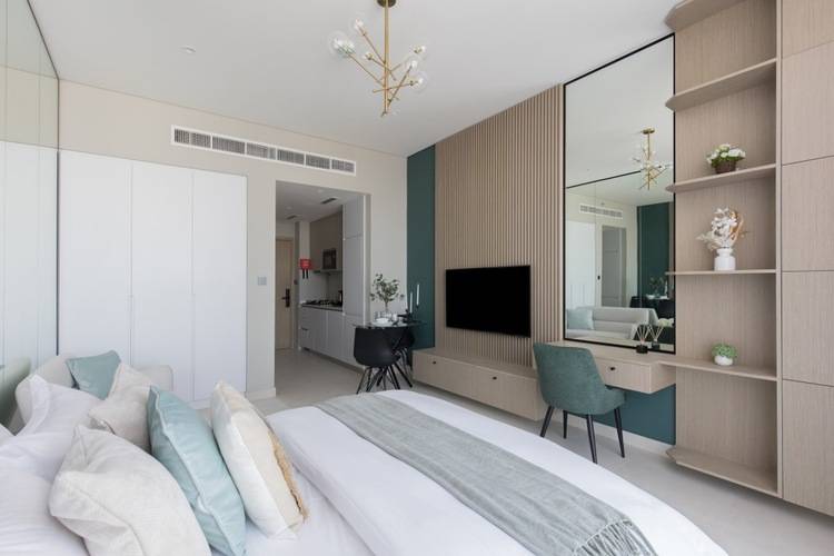 Spacious Studio Westwood