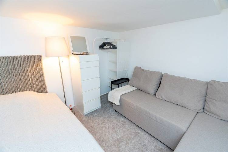 Литераа Невский 68