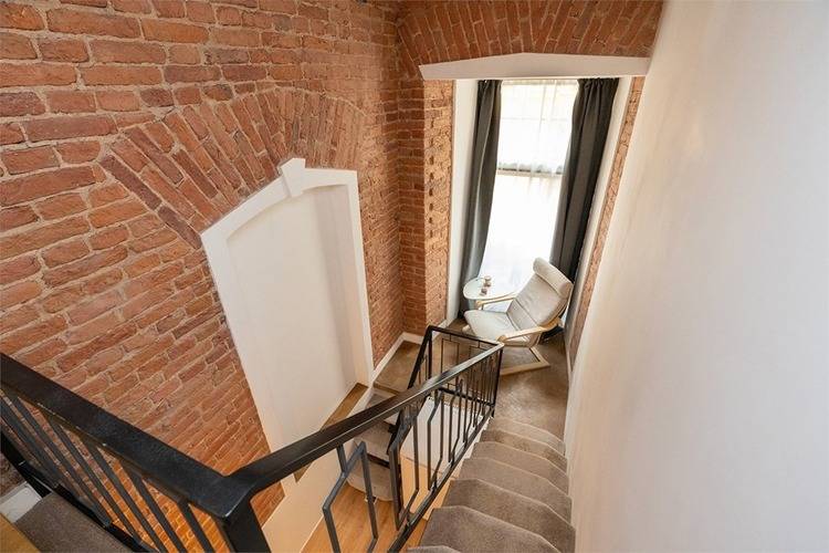 Литераа Невский 68