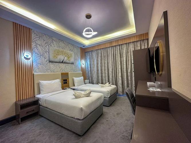 Gold Sky Avenue Hotel