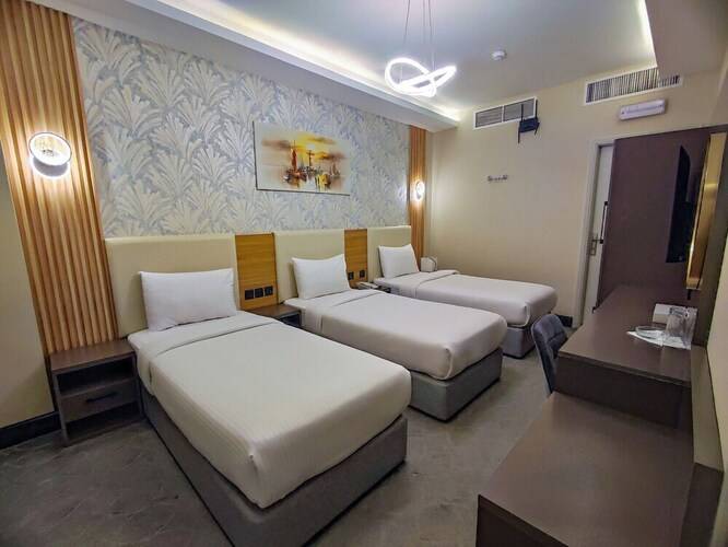 Gold Sky Avenue Hotel