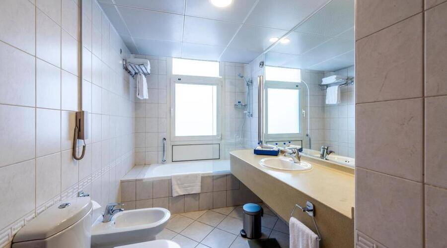 Roda Al Murooj Residences & Apartment