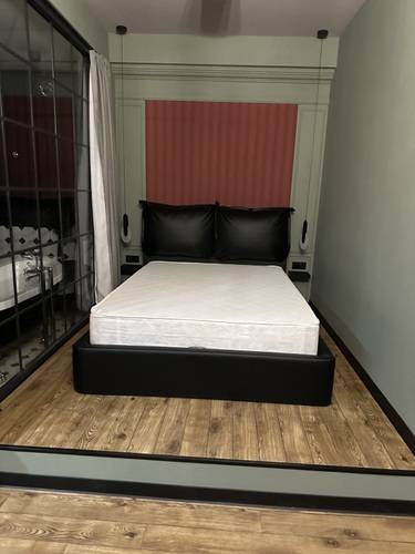 Corner Apartment In Old Tbilisi
