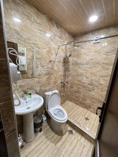 Elite House