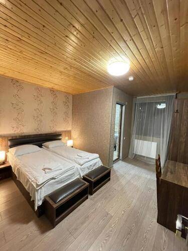 Elite House