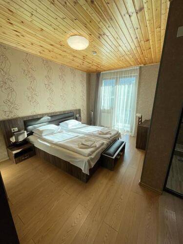 Elite House