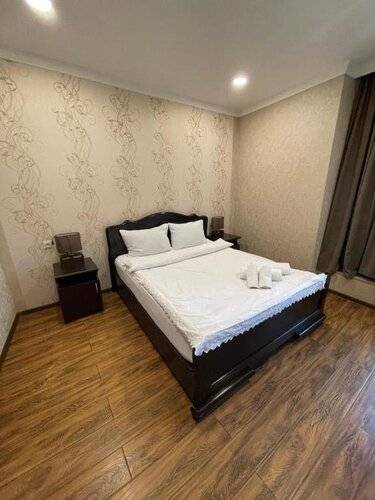Elite House