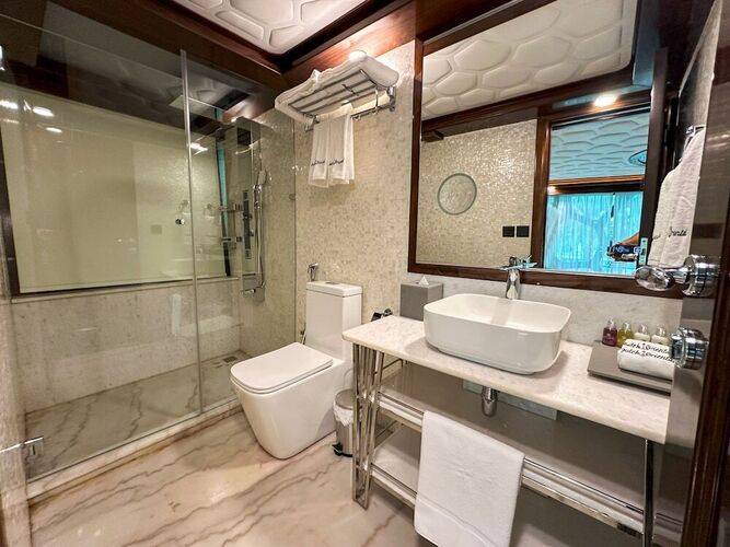 Orchid Overnight Superyacht