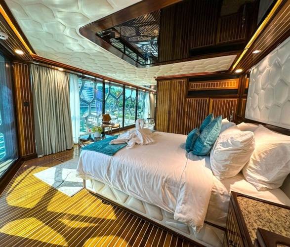 Orchid Overnight Superyacht