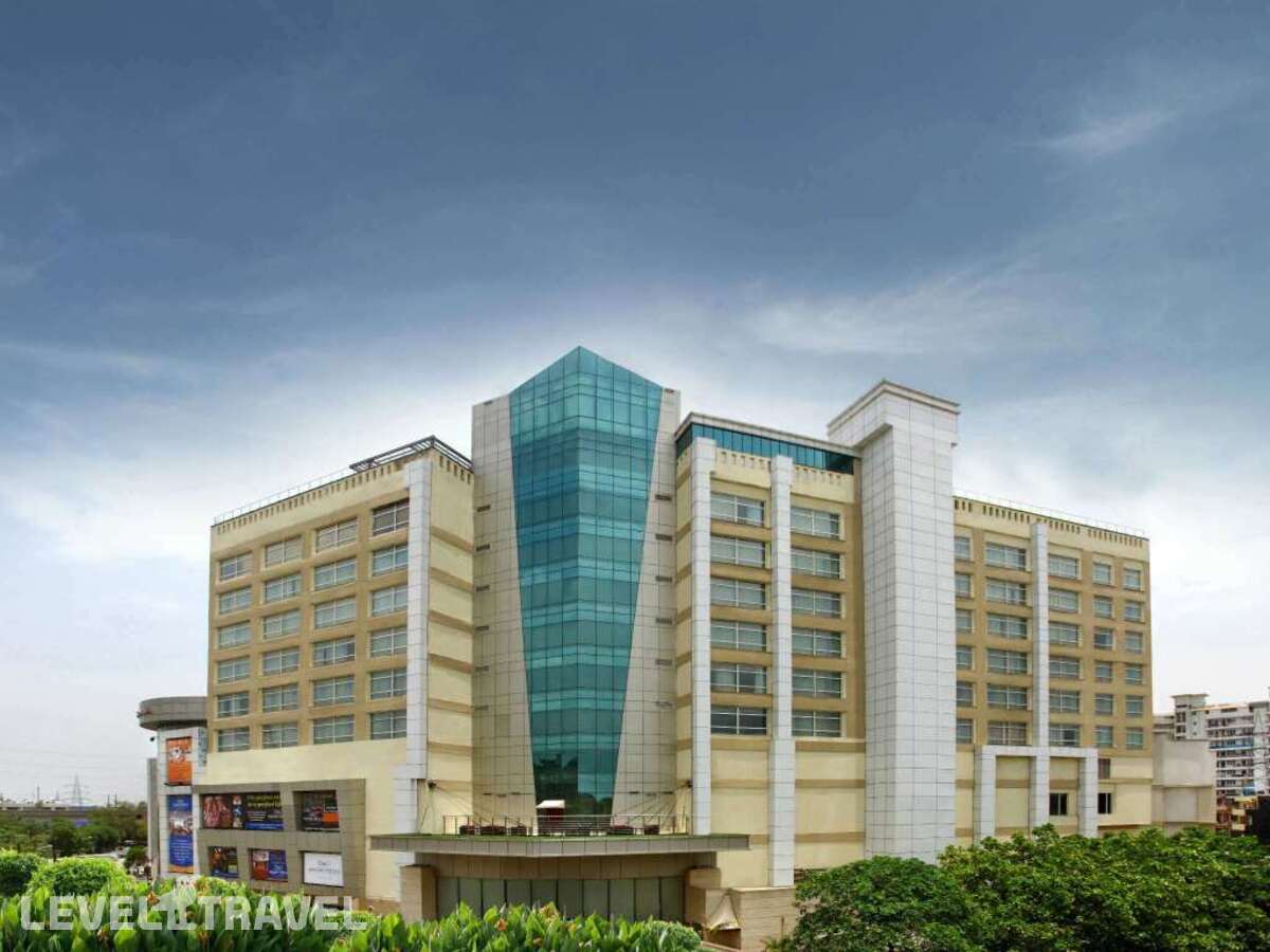Отель Mahagun Sarovar Portico Suites Ghaziabad — Газиабад, Индия