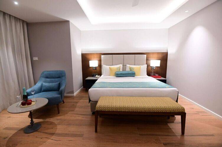 Golden Tulip Vagator