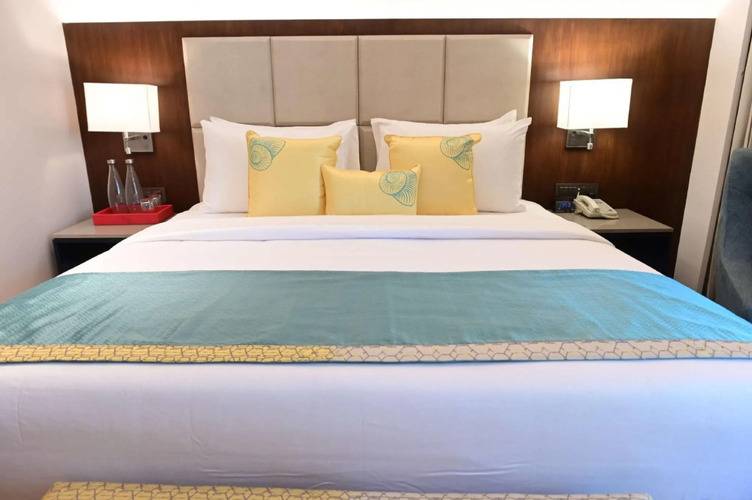 Golden Tulip Vagator