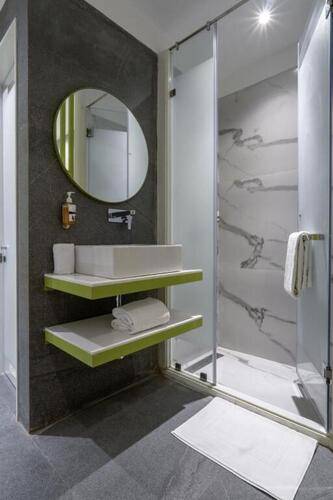 Le Roi Express Paharganj