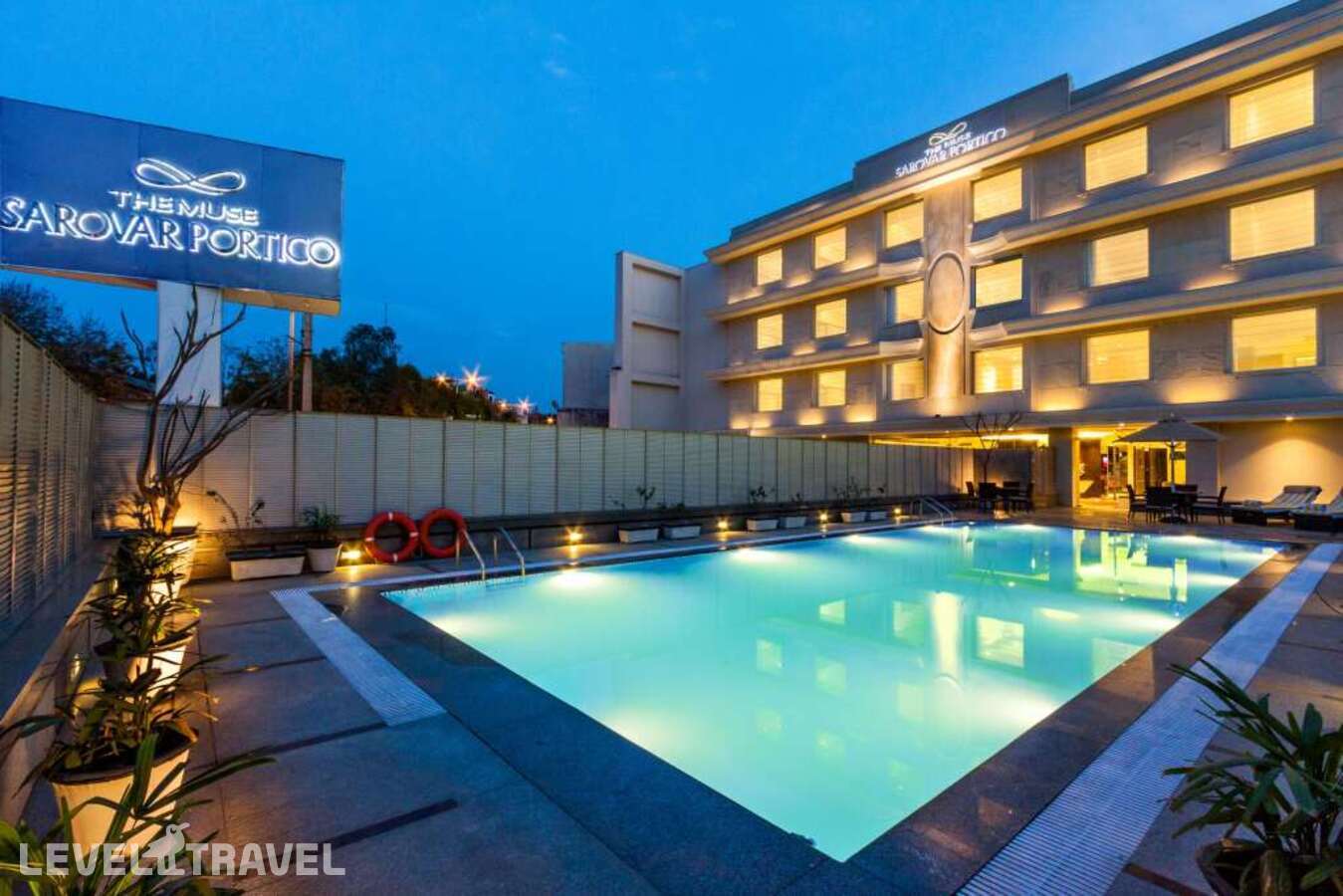 фотографии отеля Deventure Sarovar Portico Kapashera в Индия(Нью-Дели) - фото №7