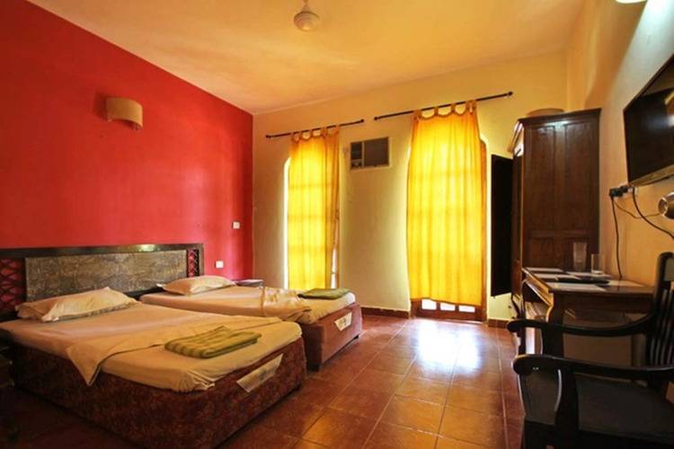 Sea Breeze Beach Resort Candolim