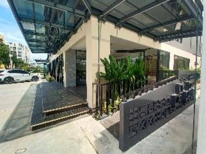 The 9 Residence Hotel