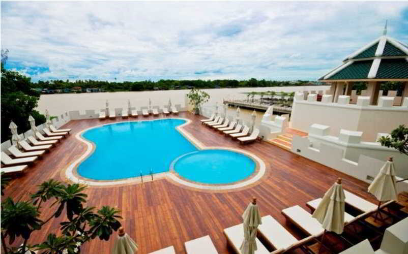 Kalanan Riverside Resort