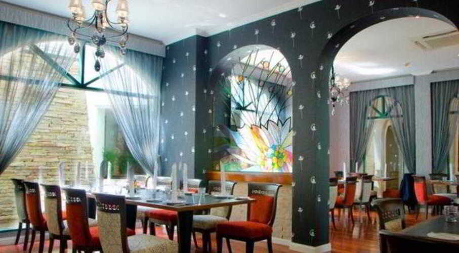 Kalanan Riverside Resort