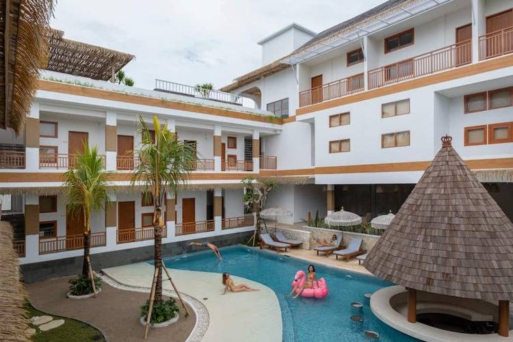 Roomates Surf Camp Canggu By Ini Vie Hospitality