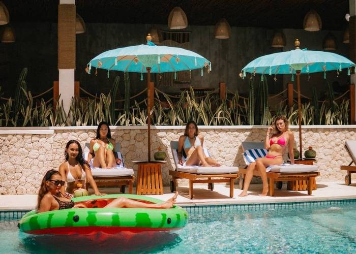 Roomates Surf Camp Canggu By Ini Vie Hospitality