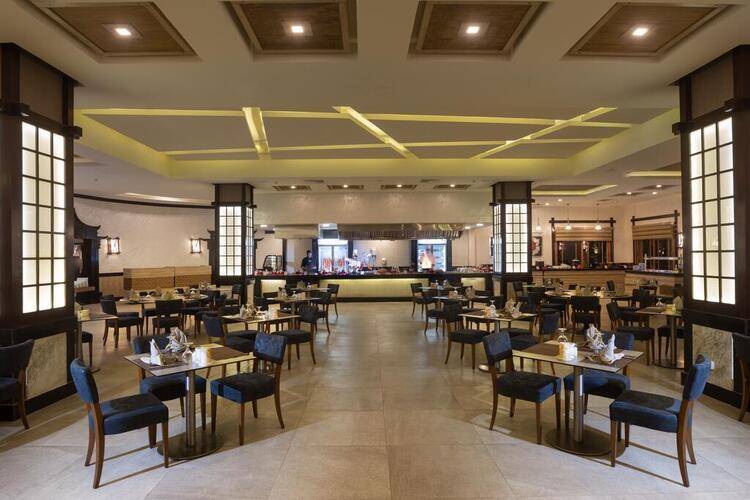 Royal Lagoons Resort & Aqua Park