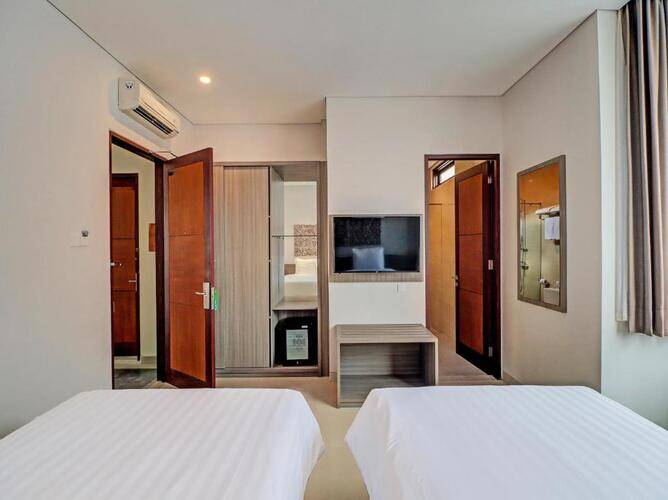 Townhouse Oak Signature Hotel