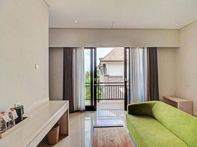 Townhouse Oak Signature Hotel