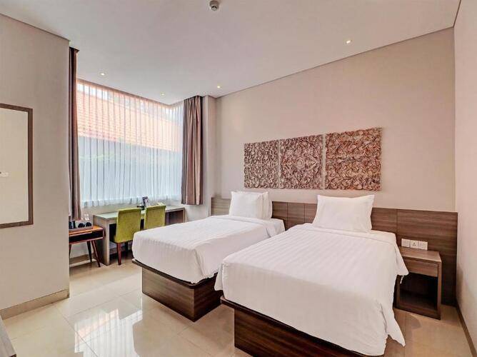 Townhouse Oak Signature Hotel