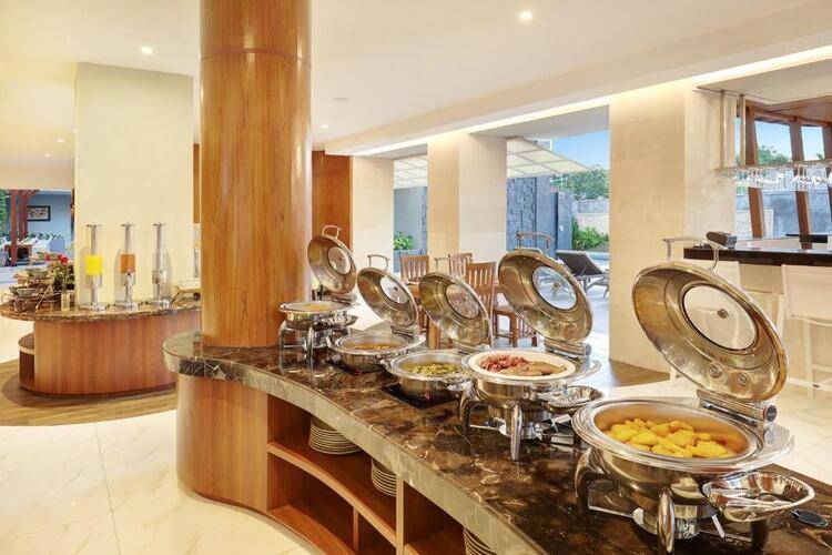 Townhouse Oak Signature Hotel