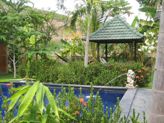 Amed Harmony Cafe And Bungalows