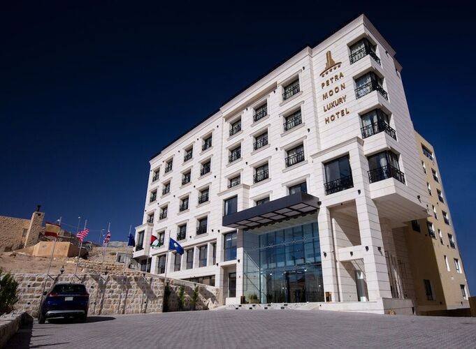 Petra Moon Luxury Hotel 5★, Петра