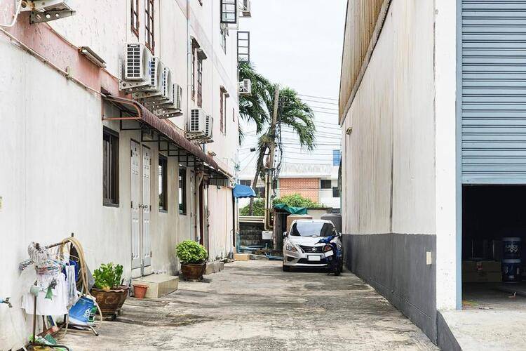 Freesia Bangphi Guest House